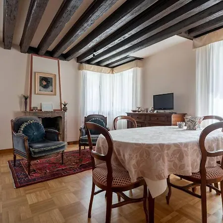 Giglio 2476 Apartment *