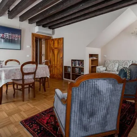 Giglio 2476 Apartment *